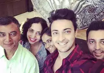 Aayush Sharma With His Family compressed