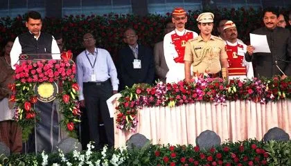 देवेंद्र फडणवीस महाराष्ट्र के मुख्यमंत्री के रूप में शपथ ले रहे हैं