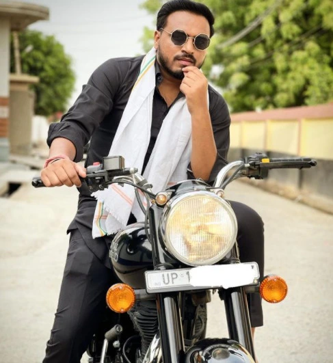 अमित भड़ाना का जीवन परिचय 2026 | Net Worth, Age, Girlfriend, Family, YouTube Income 1 screenshot www.instagram.com 2021.06.21 05 05 52