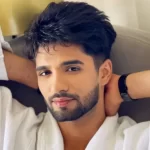 जीशान खान का जीवन परिचय| Zeeshan khan Biography,Bigg Boss OTT in Hindi जीशान खान