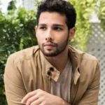 सिद्धांत चतुर्वेदी का जीवन परिचय|Siddhant Chaturvedi Biography in Hindi सिद्धांत चतुर्वेदी