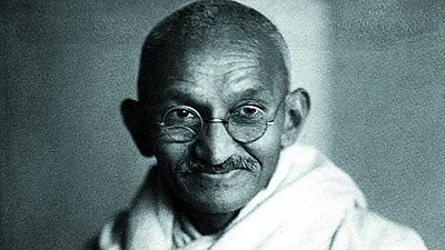 महात्मा गांधी का चित्र — राष्ट्रपिता, अहिंसा के पुजारी