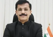 तुकाराम मुंढे का जीवन परिचय: ईमानदार आईएएस अधिकारी की जीवनी, शिक्षा, परिवार और करियर तुकाराम मुंढे IAS अधिकारी की तस्वीर