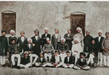 नौजवान भारत सभा (1926): इतिहास, स्थापना, संस्थापक, उद्देश्य और भगत सिंह से संबंध नौजवान भारत सभा से जुड़े क्रांतिकारियों का ऐतिहासिक समूह चित्र, जिसमें स्वतंत्रता आंदोलन के युवा सदस्य एक साथ दिखाई दे रहे हैं।