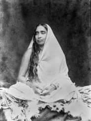 माँ शारदा देवी का चित्र — रामकृष्ण परमहंस की आध्यात्मिक सहधर्मिणी और Holy Mother